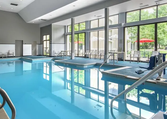 Doubletree By Hilton Chicago - Elk Grove 4*