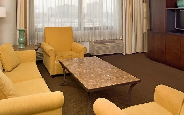 Doubletree By Hilton Chicago - Elk Grove 4*
